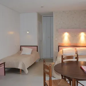 Logis De L'allagnonette Saint-Poncy